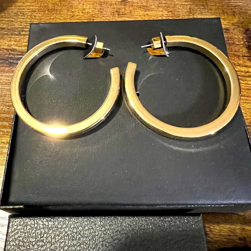 NEW IN BOX Miranda Frye Gold Hoops